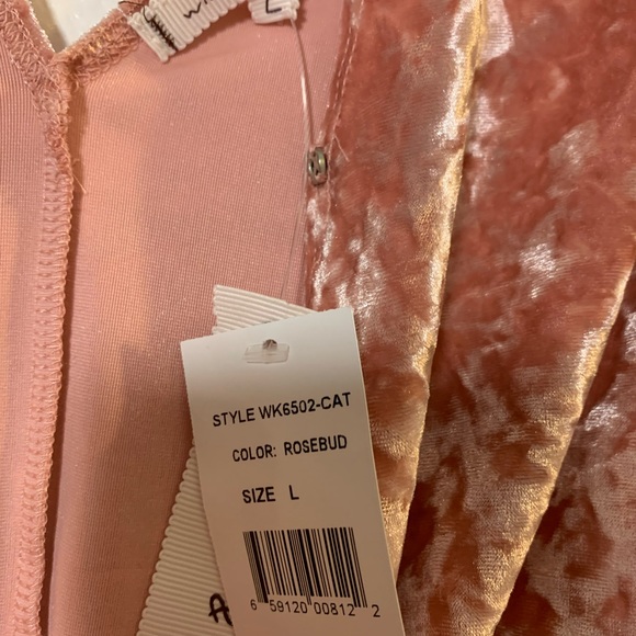 Velvet pink body suit. - Picture 3 of 3